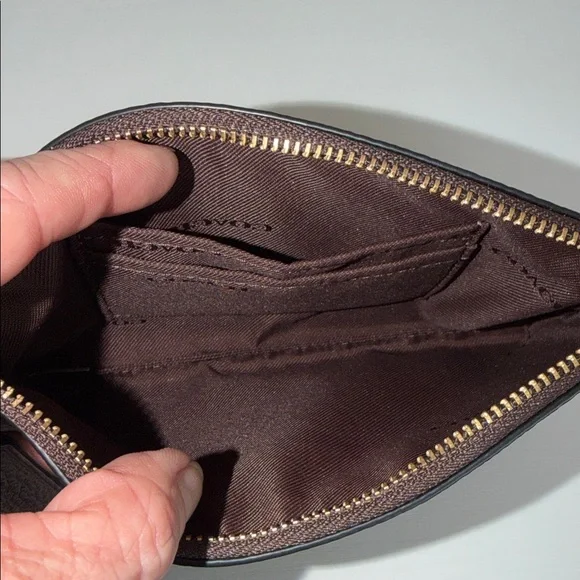 coach essential small wristlet. NWOT - Picture 3 of 3